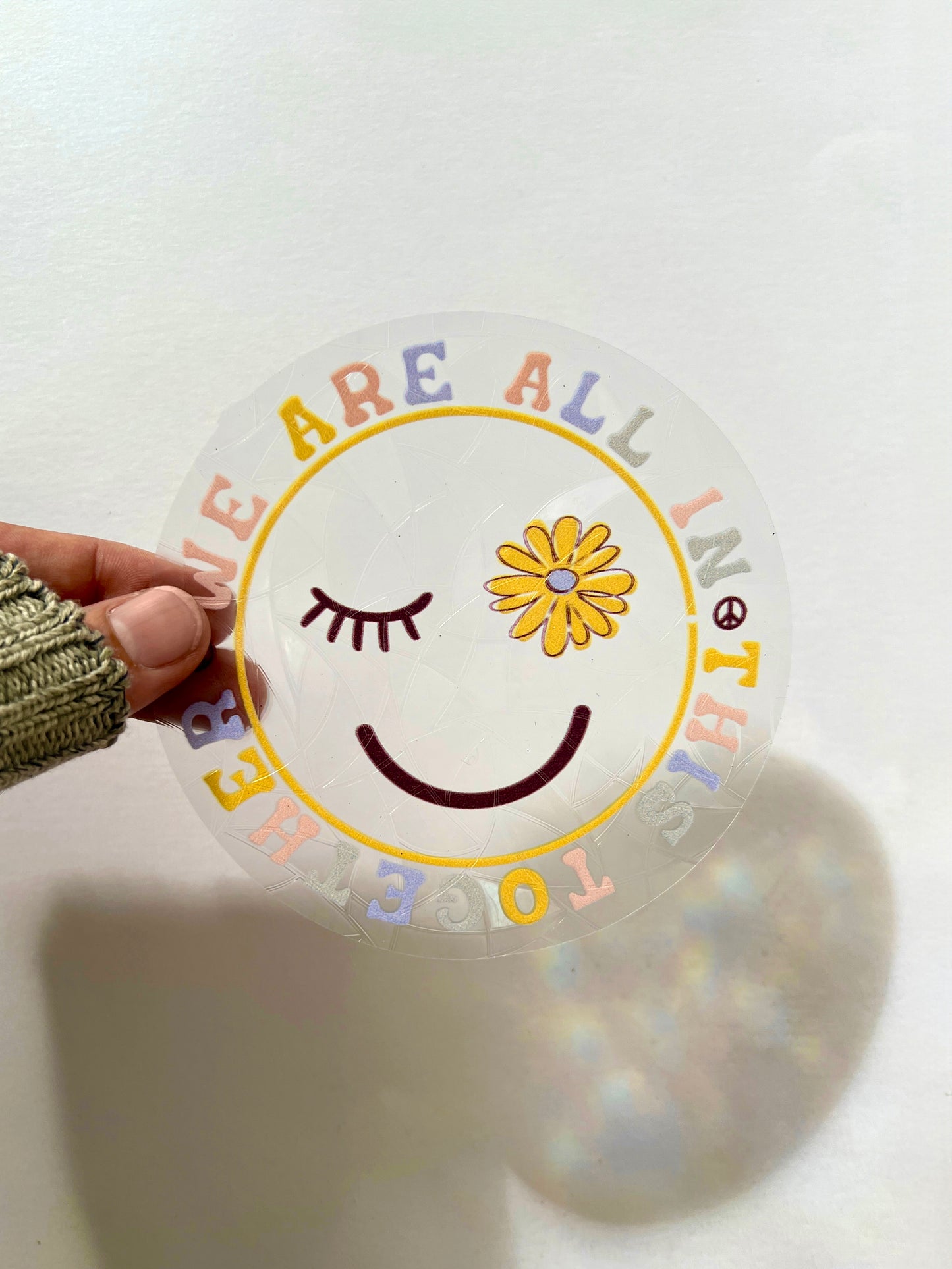 Suncatcher – 'We Are All In This Together' con Flor