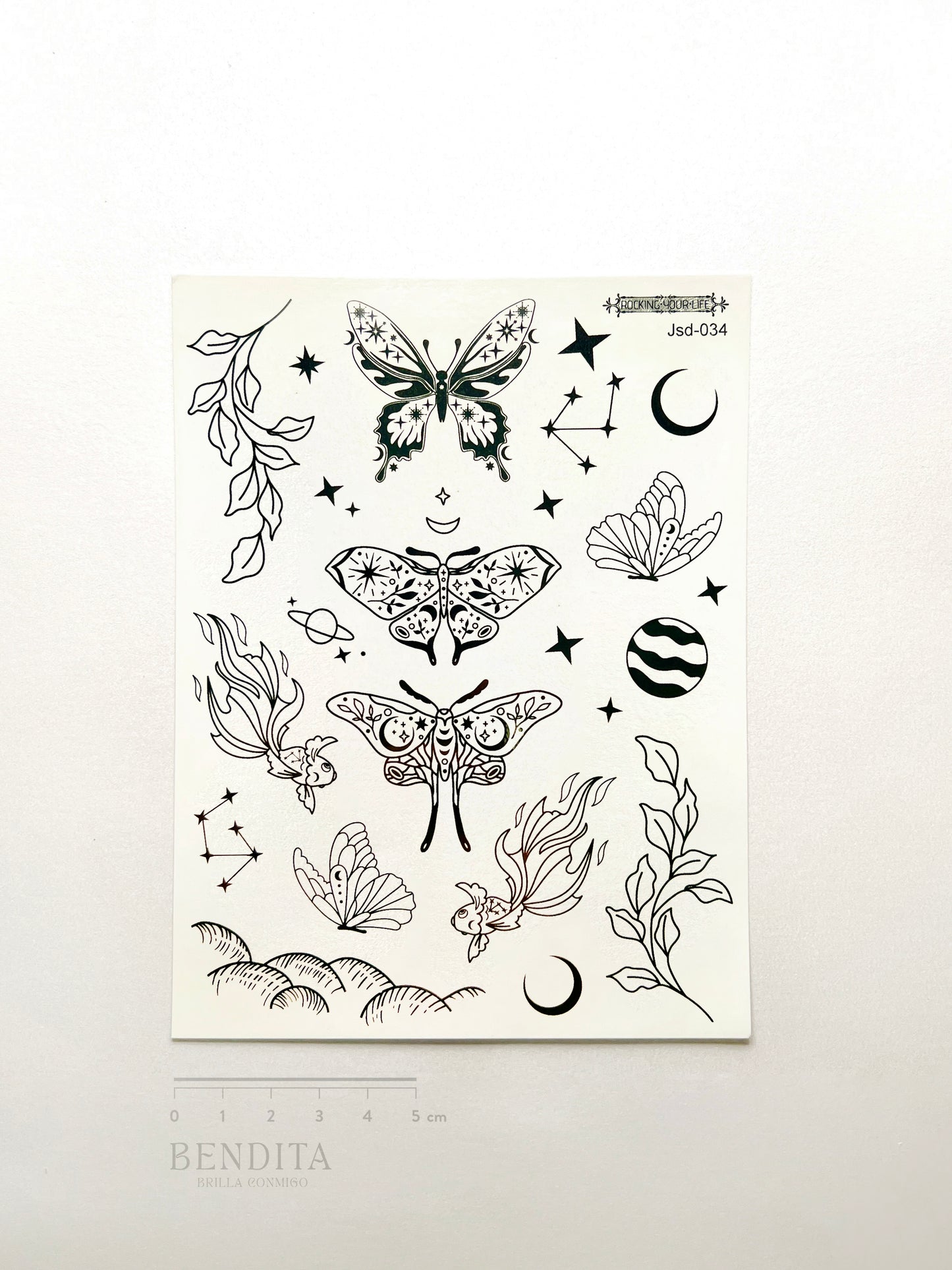 Mariposas, Planetas y Estrellas en Tinta Negra