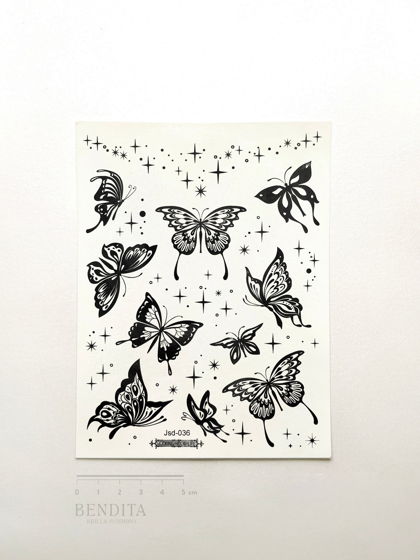 Mariposas y Estrellas en Tinta Negra