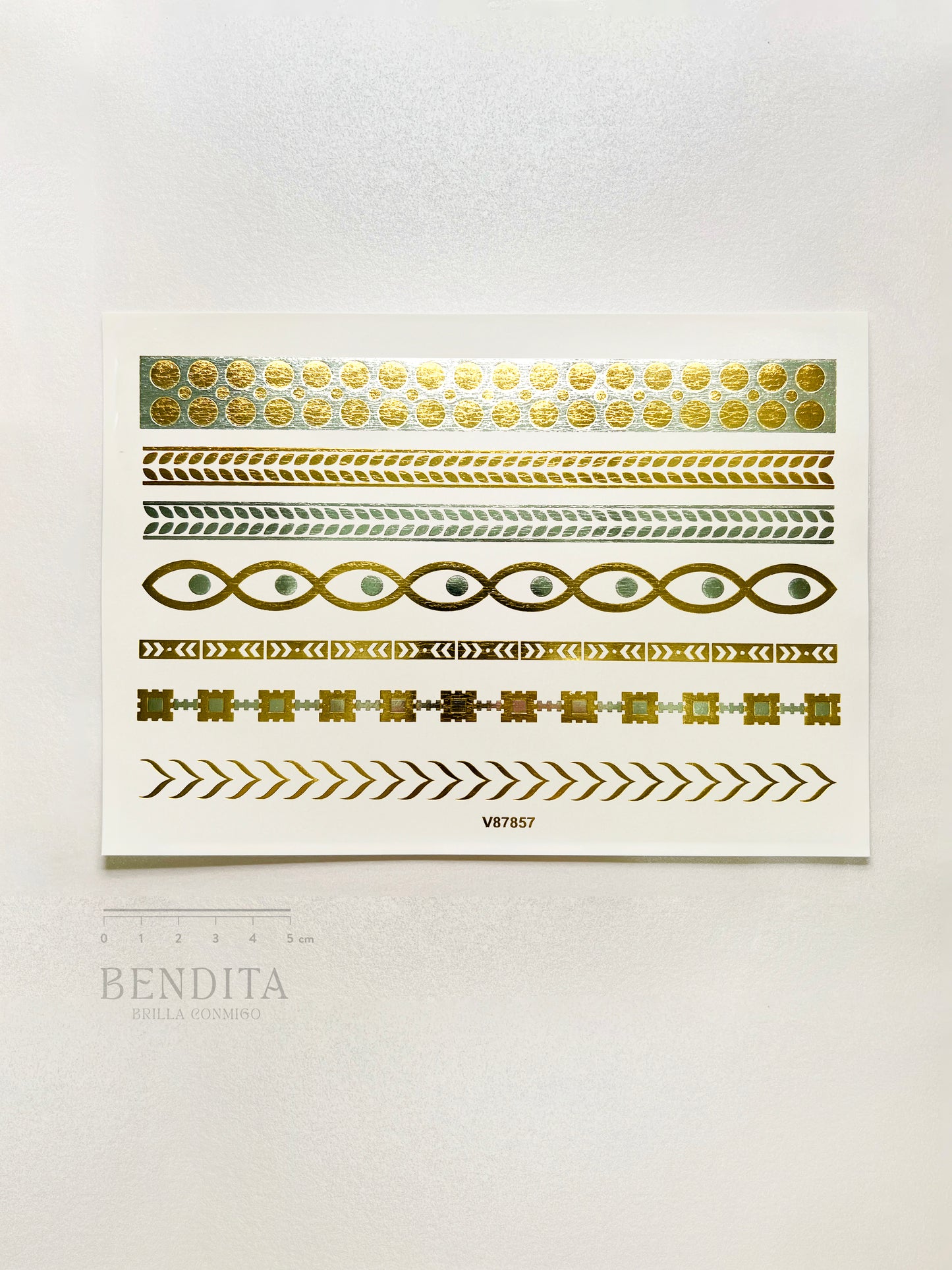 Brazaletes en dorado y plateado