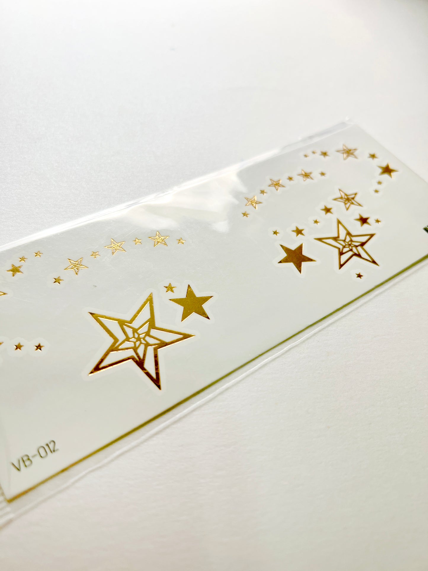Estrellas doradas para el rostro