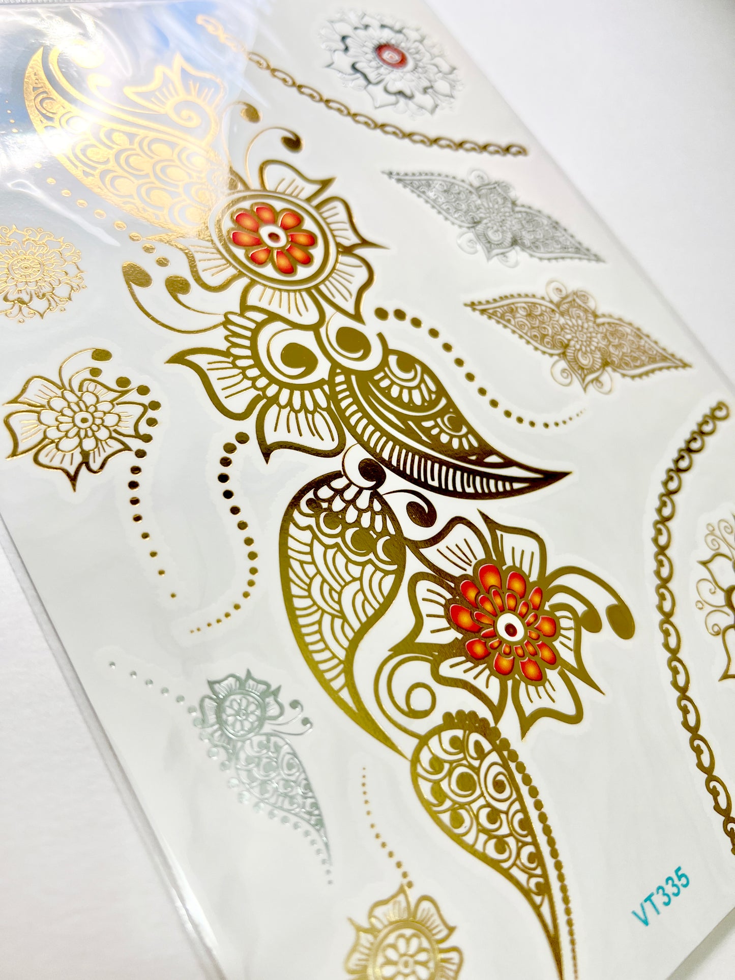 Flores y Mandalas en dorado y plateado
