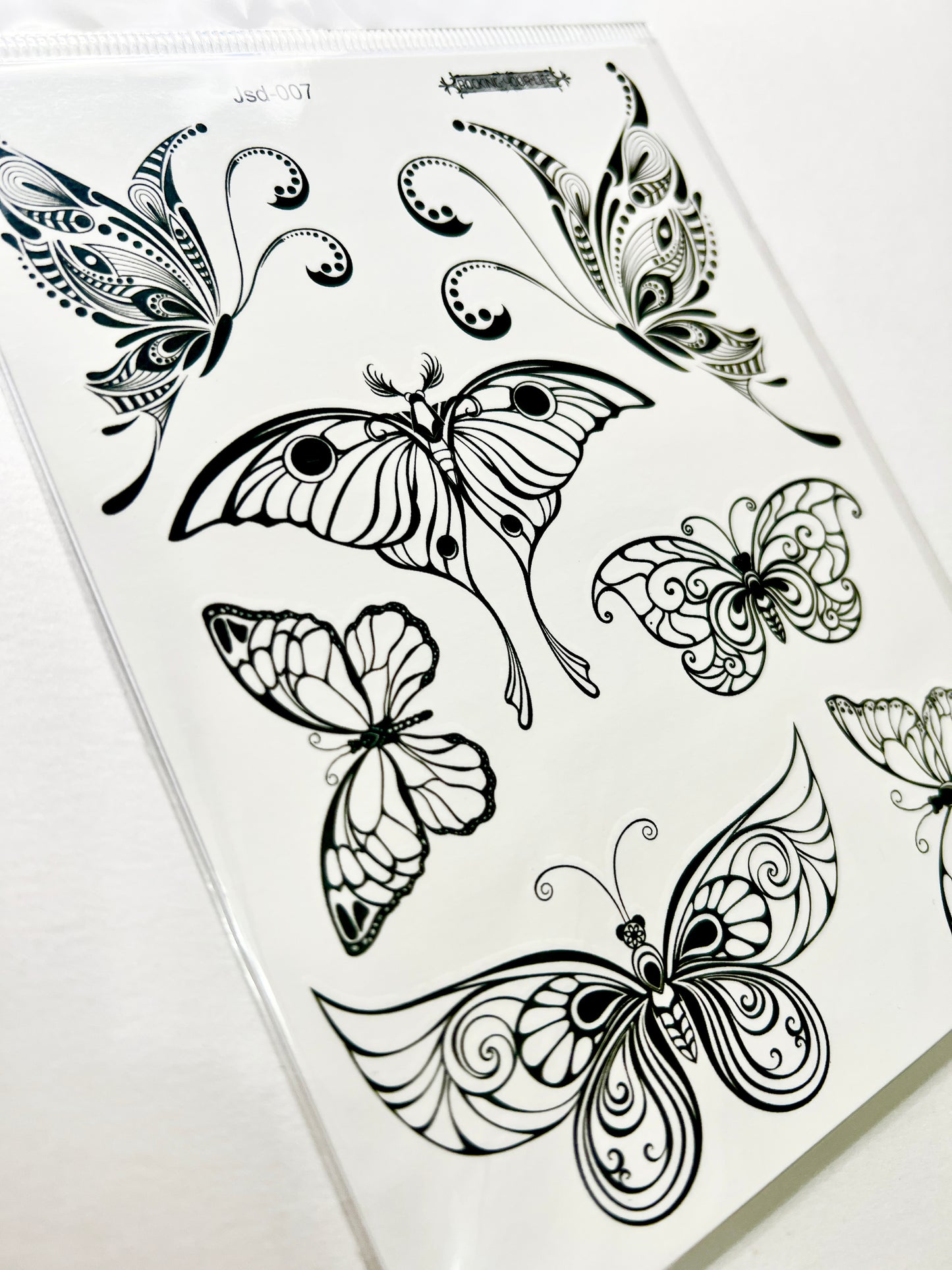 Mariposas en Tinta Negra