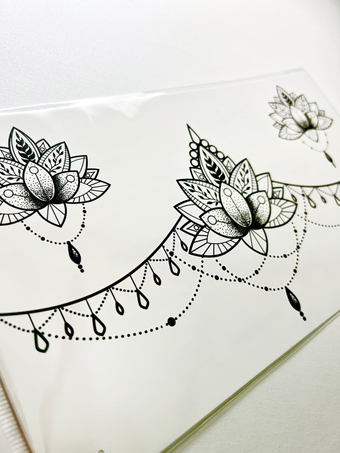Flores de Loto con Cadenas