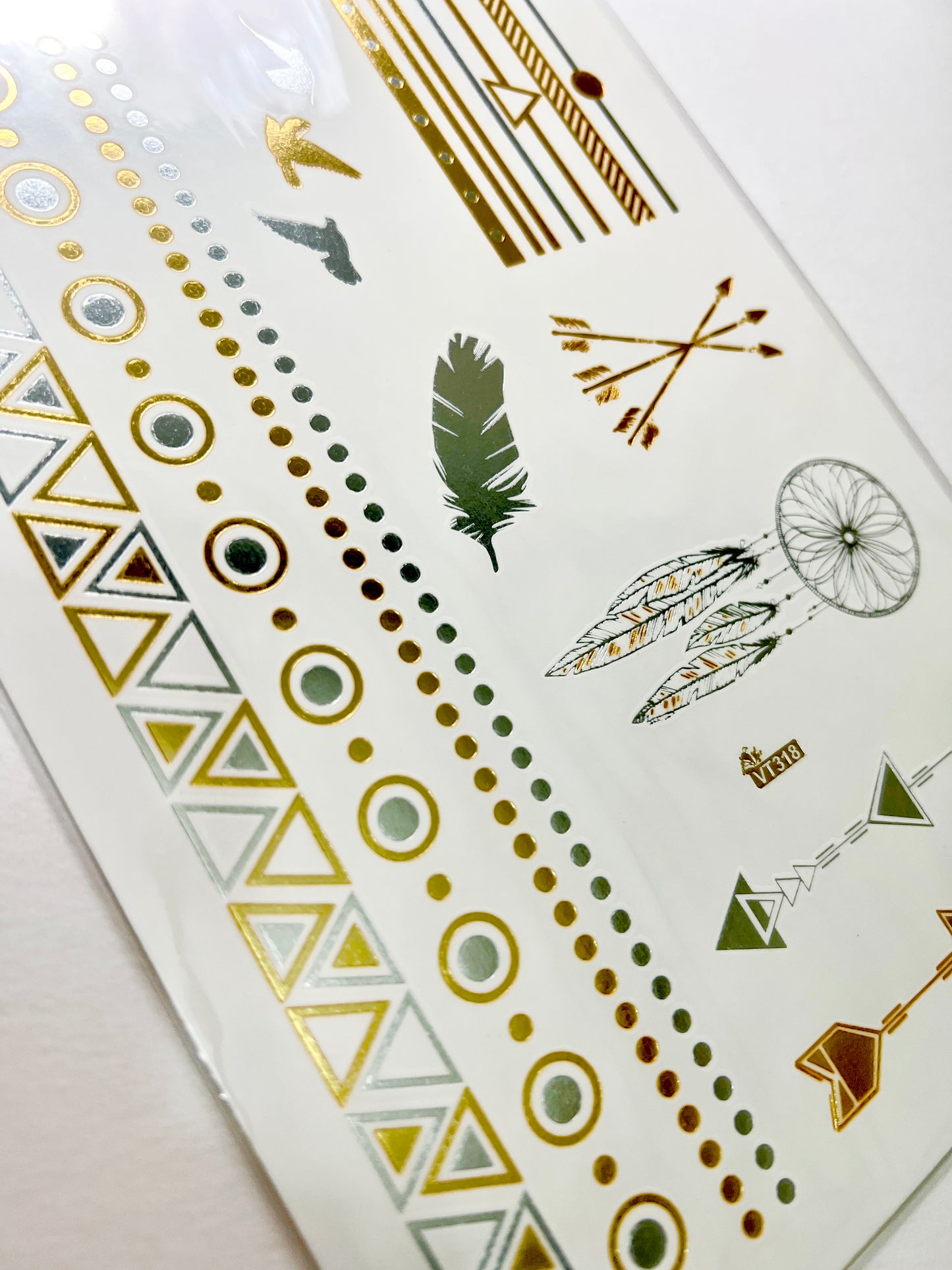Flechas, Plumas y Atrapasueños en dorado y plateado