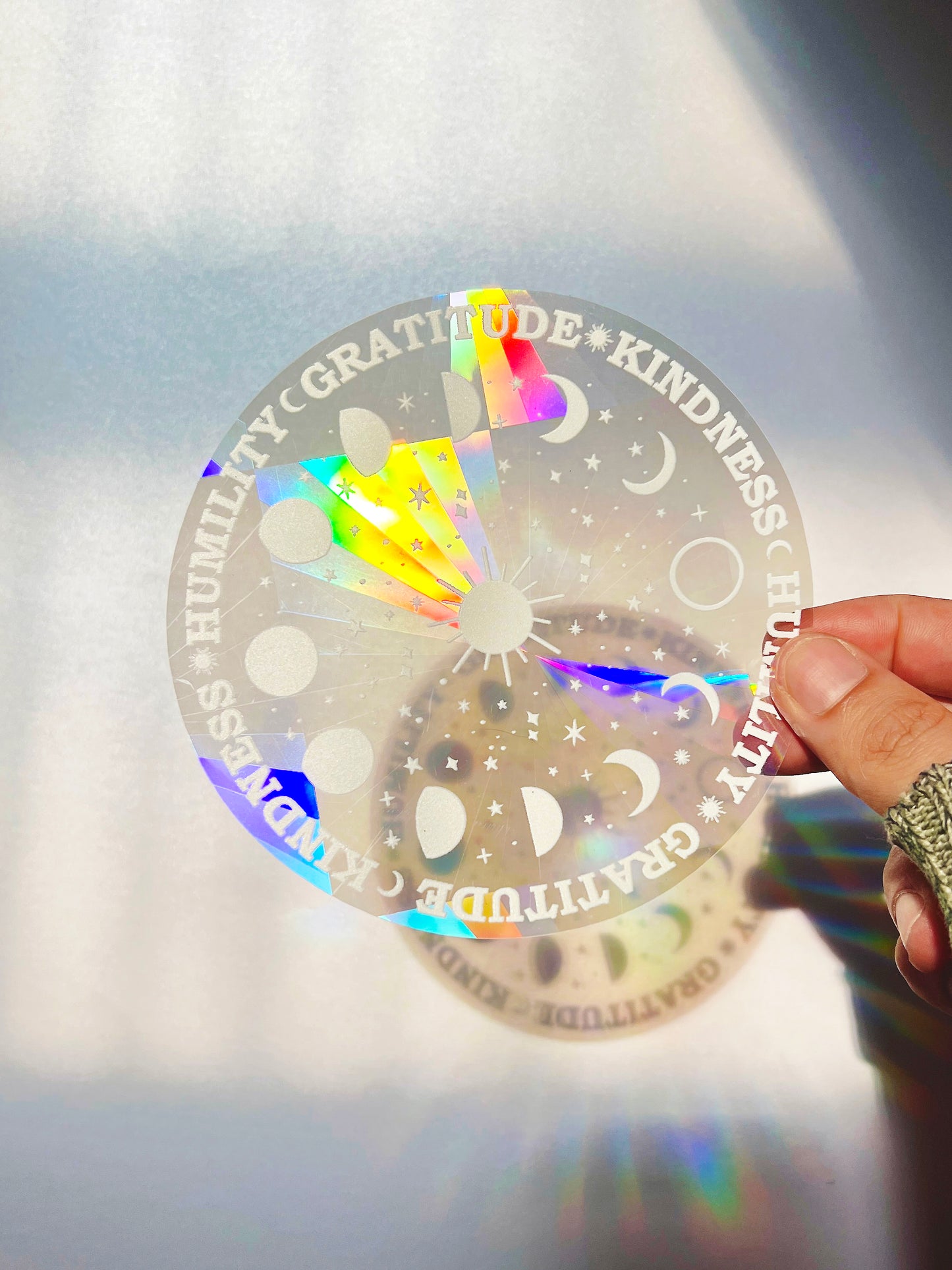 Suncatcher – Fases de la Luna con 'Kindness, Humility, Gratitude'