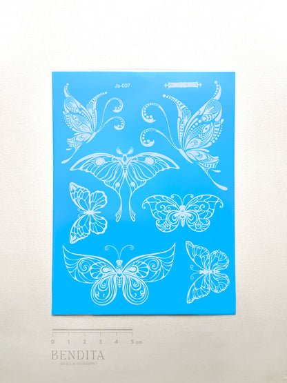 Mariposas en Tinta Blanca