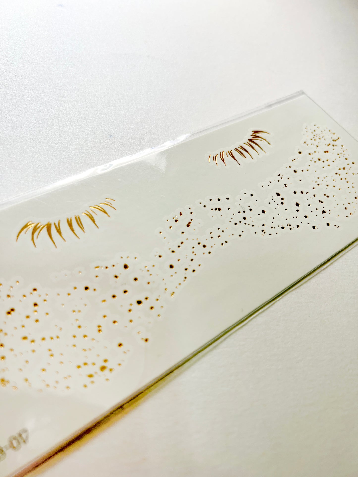 Pecas y Pestañas doradas para el rostro