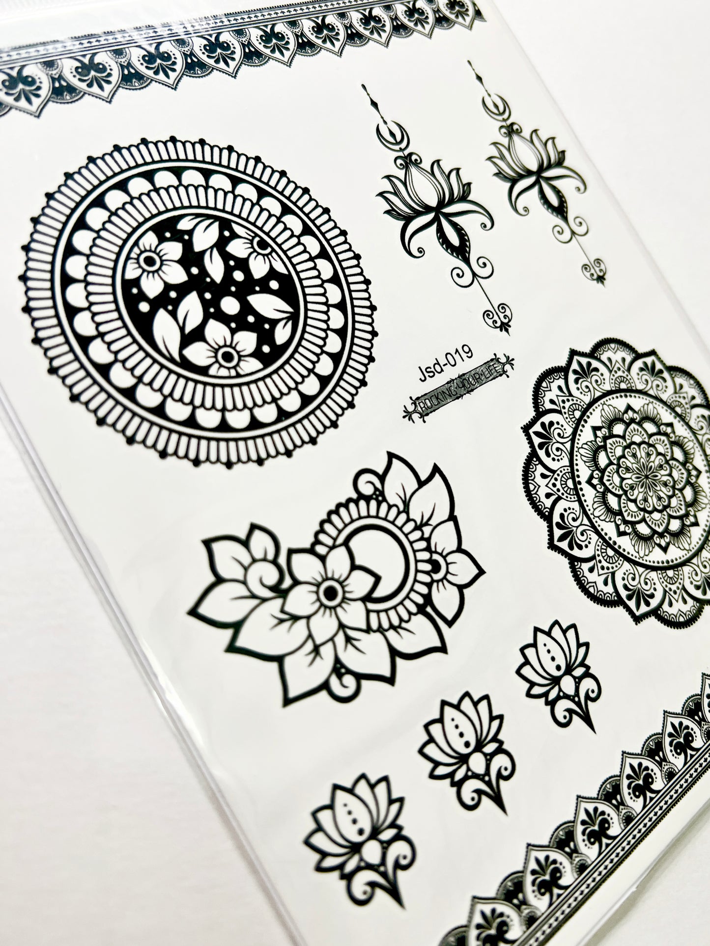 Mandalas en Tinta Negra